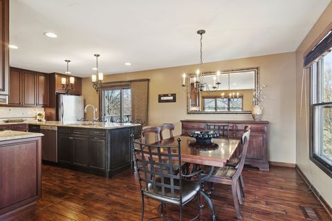 Tiny photo for 15 Newtown Court E, Buffalo Grove, IL 60089 (MLS # 12574457)