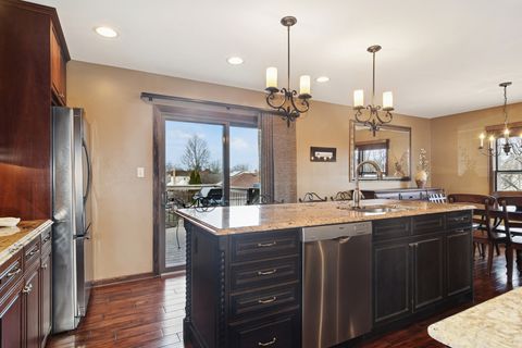 Tiny photo for 15 Newtown Court E, Buffalo Grove, IL 60089 (MLS # 12574457)