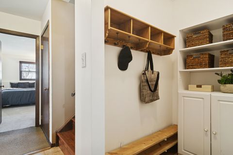 Tiny photo for 15 Newtown Court E, Buffalo Grove, IL 60089 (MLS # 12574457)