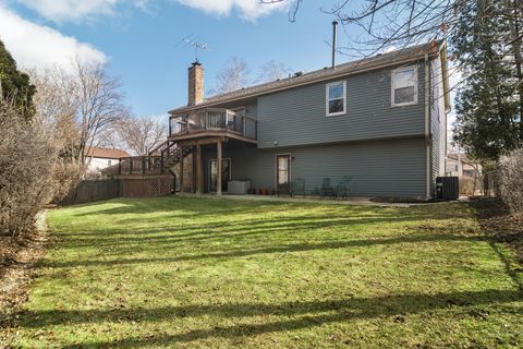 Tiny photo for 15 Newtown Court E, Buffalo Grove, IL 60089 (MLS # 12574457)