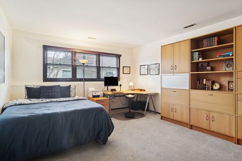 Tiny photo for 15 Newtown Court E, Buffalo Grove, IL 60089 (MLS # 12574457)