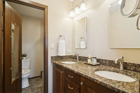 Tiny photo for 15 Newtown Court E, Buffalo Grove, IL 60089 (MLS # 12574457)