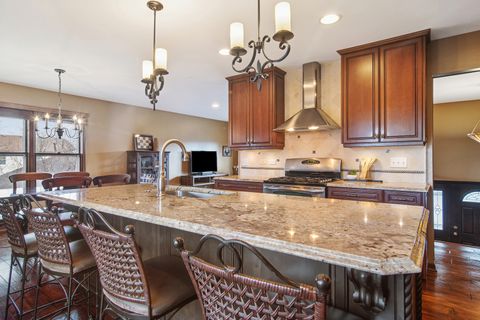 Tiny photo for 15 Newtown Court E, Buffalo Grove, IL 60089 (MLS # 12574457)