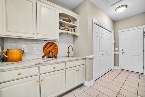 Tiny photo for 2602 Majestic Oaks Lane, St. Charles, IL 60174 (MLS # 12446072)