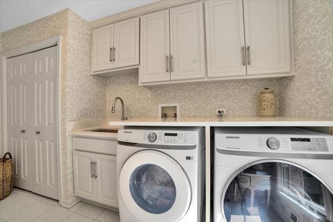 Tiny photo for 2602 Majestic Oaks Lane, St. Charles, IL 60174 (MLS # 12446072)