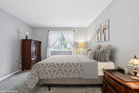 Tiny photo for 49 Orchard Terrace #1, Lombard, IL 60148 (MLS # 12458624)