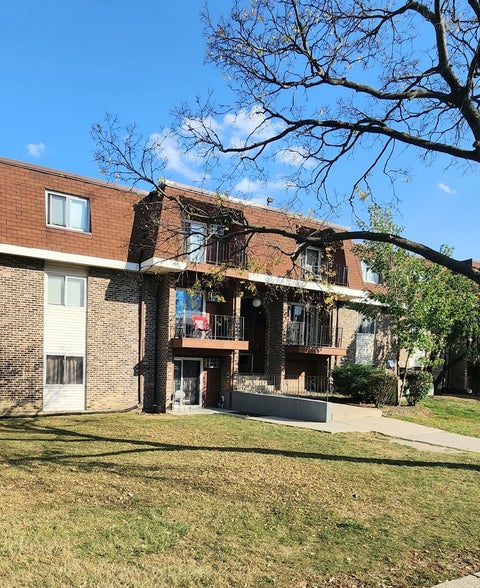 Tiny photo for 1085 Knoll Lane #207, Hoffman Estates, IL 60194 (MLS # 12722336)