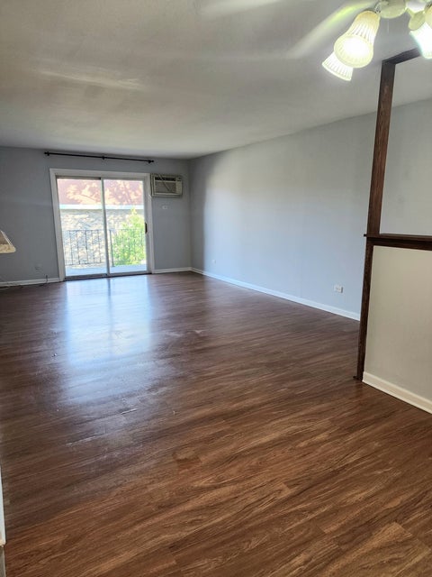 Tiny photo for 1085 Knoll Lane #207, Hoffman Estates, IL 60194 (MLS # 12722336)