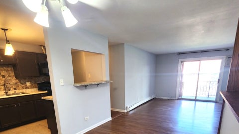 Tiny photo for 1085 Knoll Lane #207, Hoffman Estates, IL 60194 (MLS # 12722336)