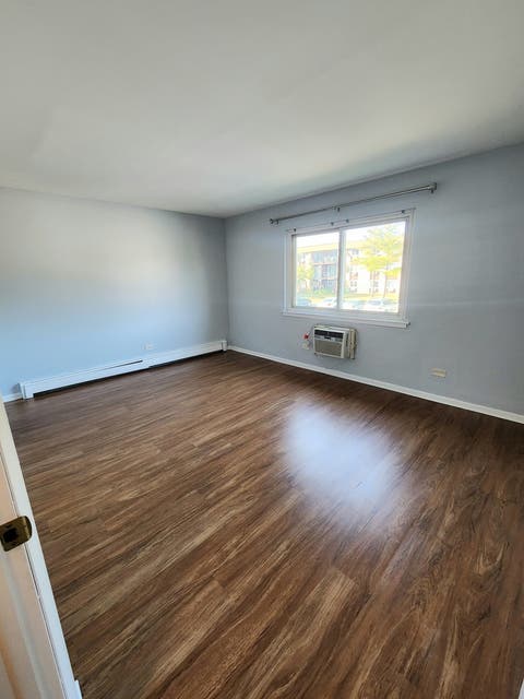 Tiny photo for 1085 Knoll Lane #207, Hoffman Estates, IL 60194 (MLS # 12722336)