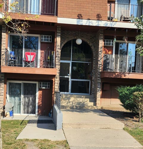 Photo of 1085 Knoll Lane #207, Hoffman Estates, IL 60194 (MLS # 12722336)
