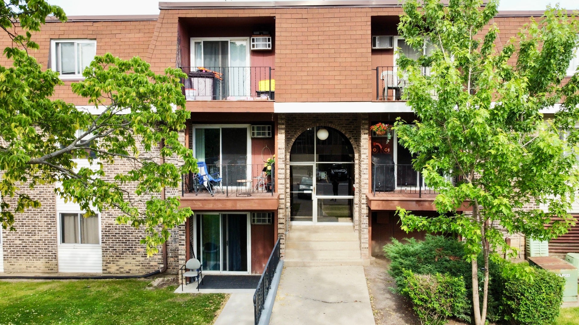 1085 Knoll Lane 207