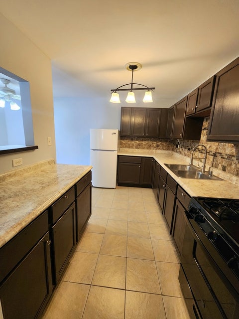 Tiny photo for 1085 Knoll Lane #207, Hoffman Estates, IL 60194 (MLS # 12722336)