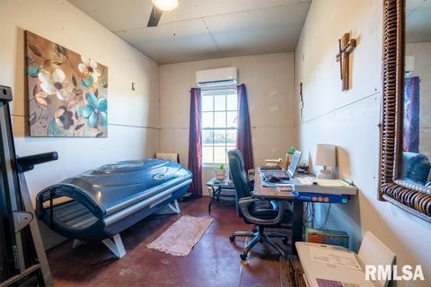 Tiny photo for 13261 CASEY Road, Marion, IL 62959 (MLS # QC4268911)