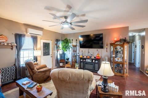 Tiny photo for 13261 CASEY Road, Marion, IL 62959 (MLS # QC4268911)