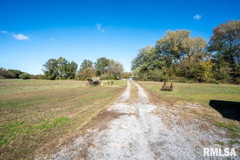 Tiny photo for 13261 CASEY Road, Marion, IL 62959 (MLS # QC4268911)