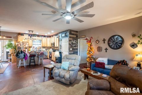 Tiny photo for 13261 CASEY Road, Marion, IL 62959 (MLS # QC4268911)