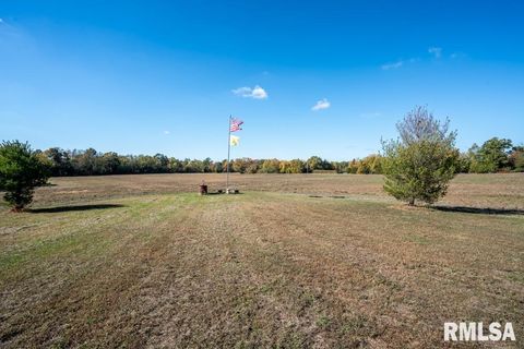Tiny photo for 13261 CASEY Road, Marion, IL 62959 (MLS # QC4268911)
