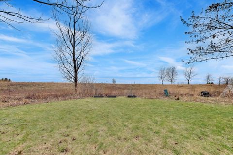 Tiny photo for 1082 Prairie Trail, Grayslake, IL 60030 (MLS # 12621616)