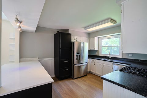 Tiny photo for 1299 W New Britton Drive, Hoffman Estates, IL 60192 (MLS # 12647366)