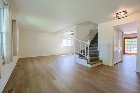Tiny photo for 1299 W New Britton Drive, Hoffman Estates, IL 60192 (MLS # 12647366)
