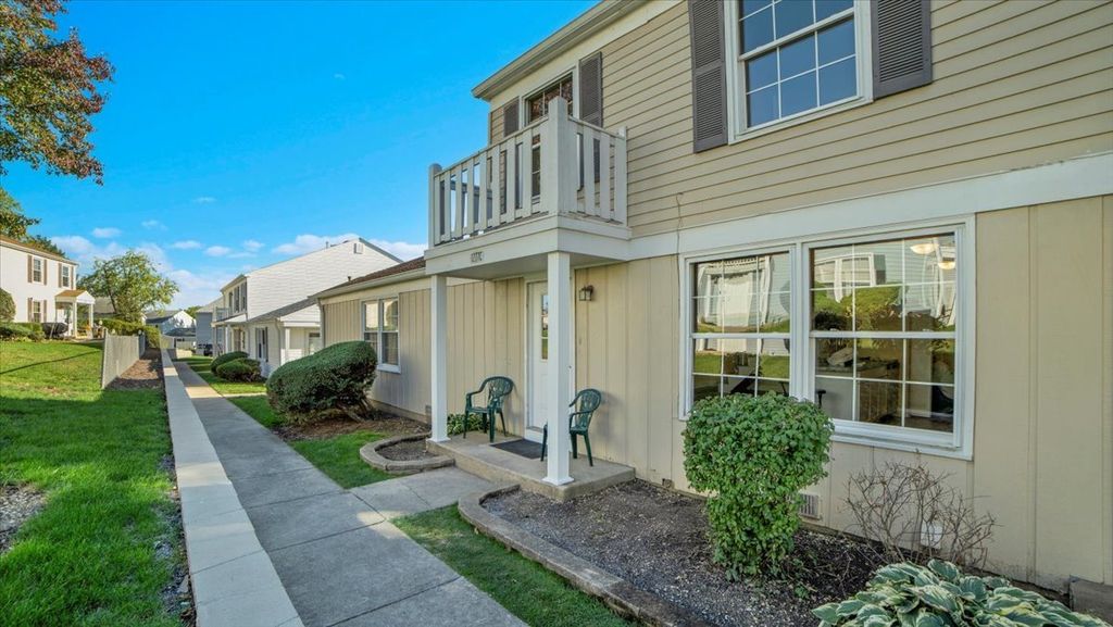 Photo for 1277 Prairie Avenue #C, Glendale Heights, IL 60139 (MLS # 12501602)