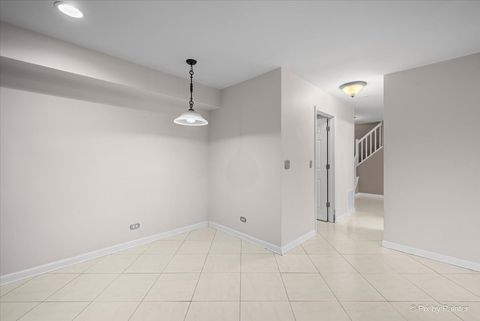 Tiny photo for 720 Legends Drive, Carol Stream, IL 60188 (MLS # 12522475)