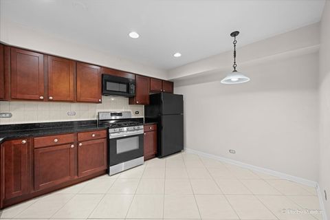 Tiny photo for 720 Legends Drive, Carol Stream, IL 60188 (MLS # 12522475)