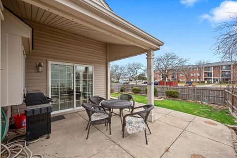Tiny photo for 720 Legends Drive, Carol Stream, IL 60188 (MLS # 12522475)