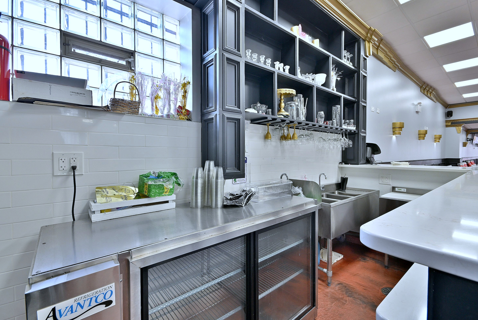 5319 W Belmont Avenue