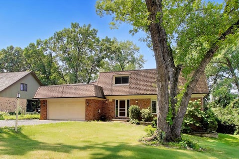 Tiny photo for 10S324 Hampshire Lane, Willowbrook, IL 60527 (MLS # 12754605)