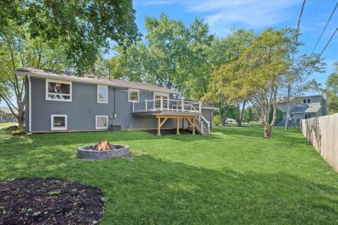 Tiny photo for 1900 Burr Oak Lane, Lindenhurst, IL 60046 (MLS # 12548479)