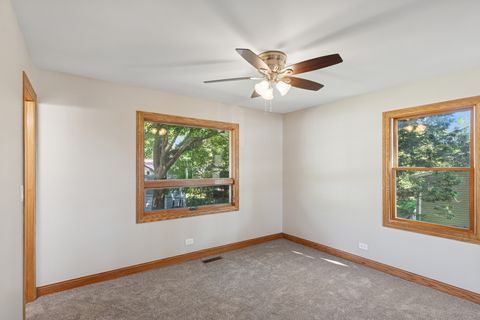 Tiny photo for 1900 Burr Oak Lane, Lindenhurst, IL 60046 (MLS # 12548479)