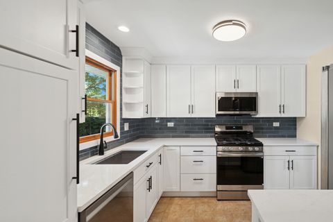 Tiny photo for 1900 Burr Oak Lane, Lindenhurst, IL 60046 (MLS # 12548479)