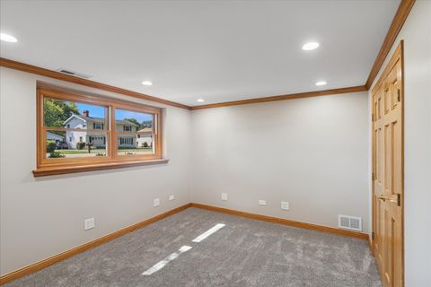 Tiny photo for 1900 Burr Oak Lane, Lindenhurst, IL 60046 (MLS # 12548479)