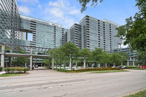 Photo of 9715 Woods Drive #1505, Skokie, IL 60077 (MLS # 12753328)