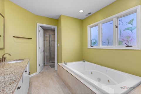 Tiny photo for 303 Auburn Avenue, Winnetka, IL 60093 (MLS # 12489979)