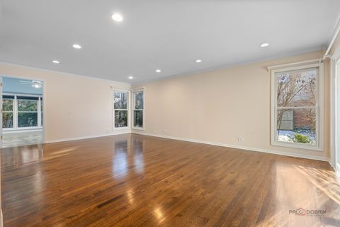 Tiny photo for 303 Auburn Avenue, Winnetka, IL 60093 (MLS # 12489979)