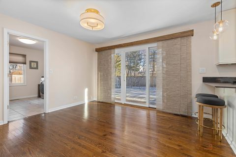 Tiny photo for 303 Auburn Avenue, Winnetka, IL 60093 (MLS # 12489979)