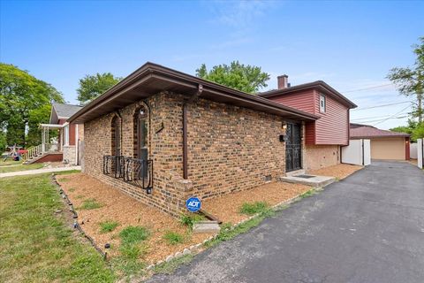 Tiny photo for 15117 Madison Avenue, Dolton, IL 60419 (MLS # 12498883)