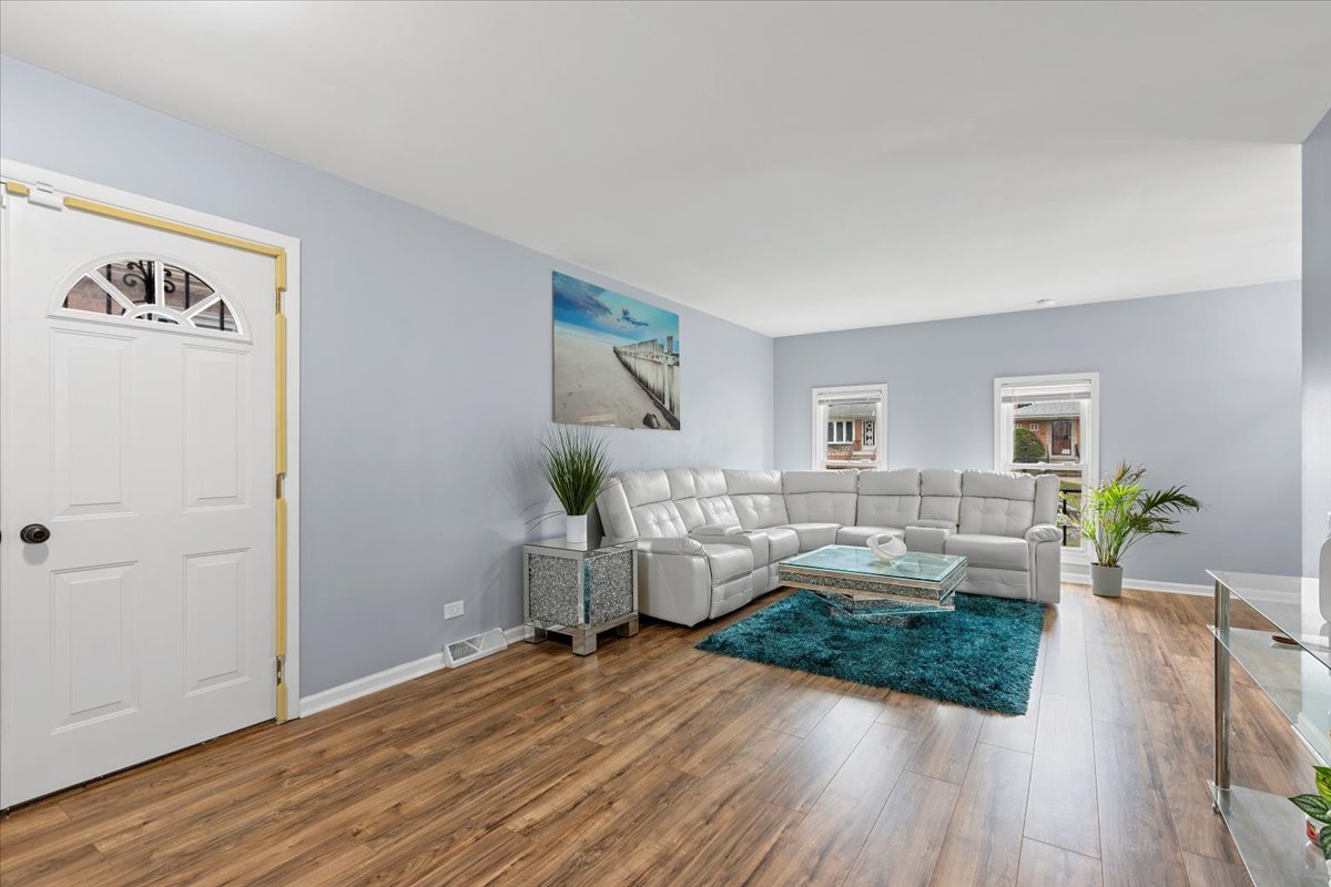 15117 Madison Avenue