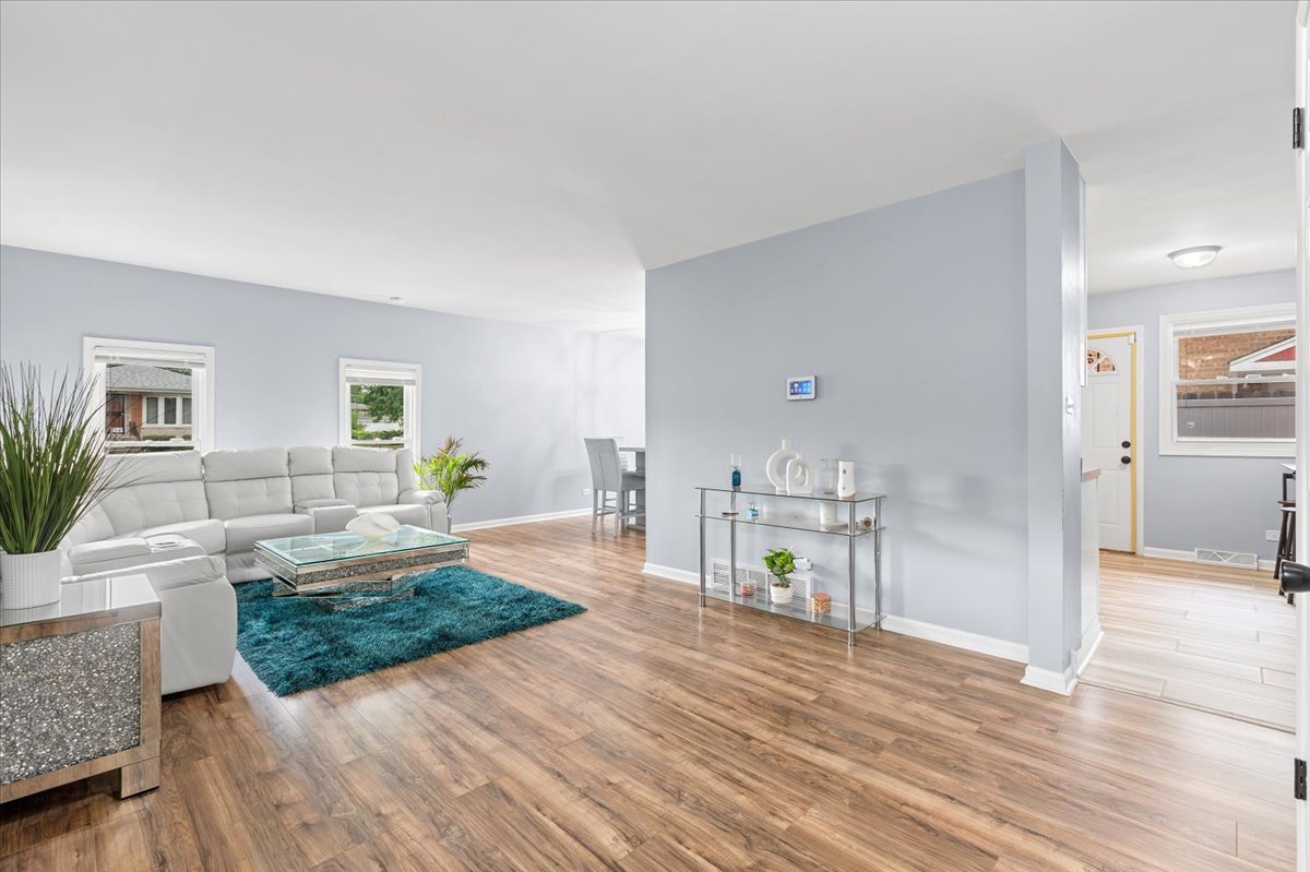 15117 Madison Avenue