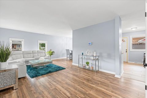 Tiny photo for 15117 Madison Avenue, Dolton, IL 60419 (MLS # 12498883)