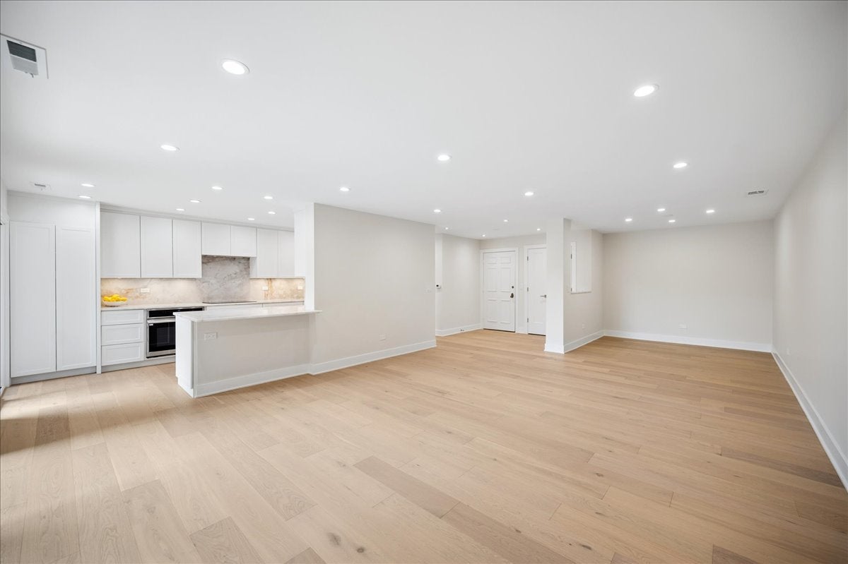 1740 Mission Hills Road 303