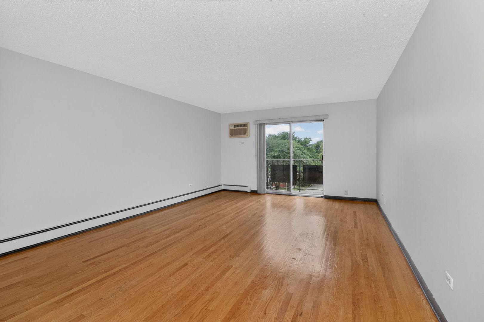 1247 S Harlem Avenue 401
