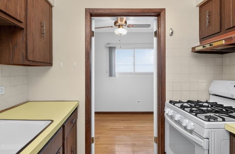 Tiny photo for 1247 S Harlem Avenue #401, Berwyn, IL 60402 (MLS # 12740614)