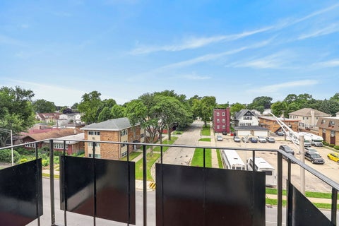 Tiny photo for 1247 S Harlem Avenue #401, Berwyn, IL 60402 (MLS # 12740614)