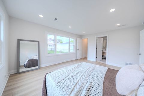 Tiny photo for 6964 W Cleveland Street, Niles, IL 60714 (MLS # 12626179)