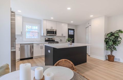 Tiny photo for 6964 W Cleveland Street, Niles, IL 60714 (MLS # 12626179)