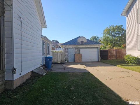 Tiny photo for 208 FLETCHER Avenue, Muscatine, IA 52761 (MLS # QC4268161)